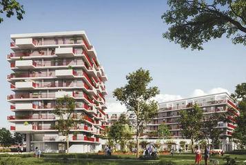 Mehrstöckige moderne Wohngebäude mit großen Balkonen und roten Akzenten umgeben von Bäumen und einer Wiese mit mehreren Personen